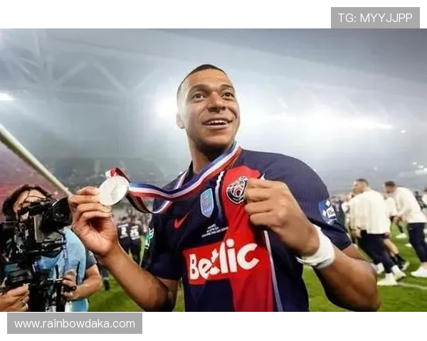 姆巴佩顺利通过驾考喜提新驾照