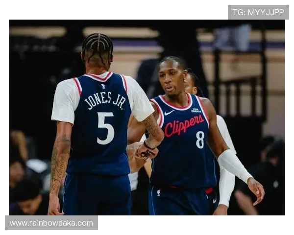 小卡54场20+快船大胜国王 德罗赞超大O 小卡54场20+快船大胜国王 德罗赞超大O